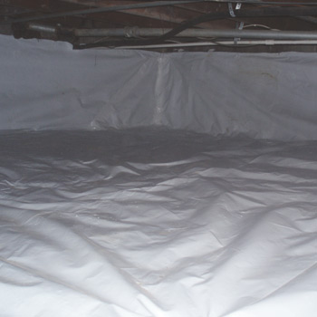Crawlspace with vapor barrier